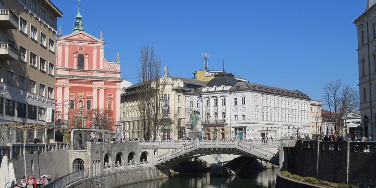 Slovenija: U aprilu izgubljeno više od 4.900 radnih mesta