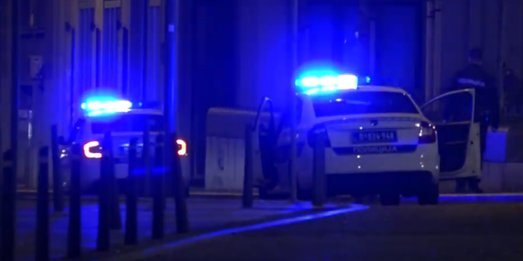 Koja su tri uslova za ukidanje policijskog časa?