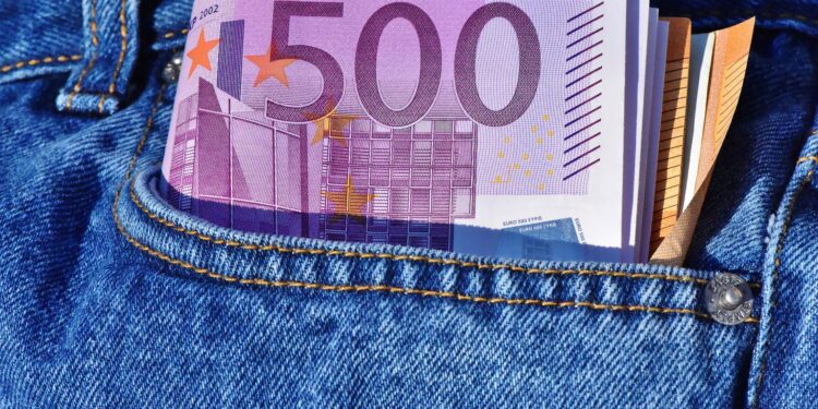 Svaki Nemac siromašniji za 2.600 do 3.500 evra