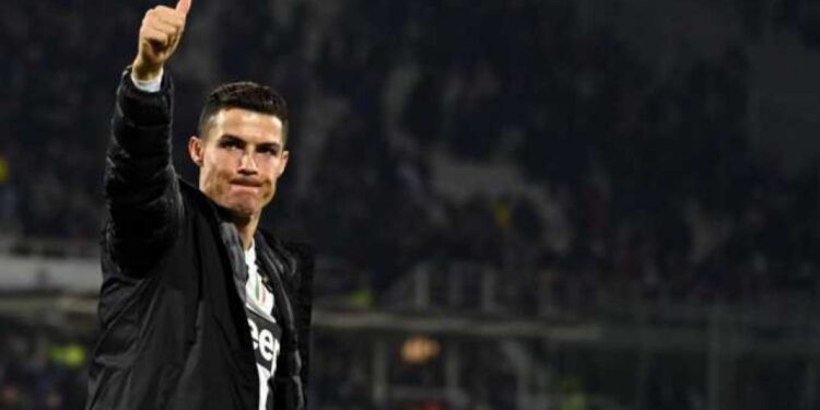 Bosonogi Ronaldo uživa u izolaciji: Ovako Kristijano započinje jutro (FOTO)