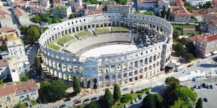 Džošua i Pulev pregovaraju oko borbe u drevnom ambijentu Arene u Puli