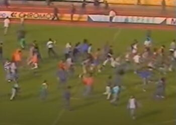 Maksimir je eksplodirao pre 30 godina: Haos navijača Zvezde i Dinama najavio je rat u Jugoslaviji (VIDEO)