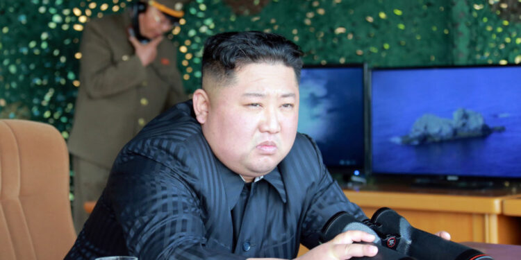 Kim Džong Un prvi put u javnosti posle 20 dana (FOTO)