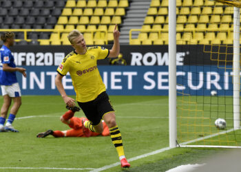 Neverovatni Haland se igrao i razbio Šalke, poker golova u derbiju Rura, Herta slavila protiv Hofenhajma (FOTO/VIDEO)