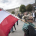 Demonstranti napali policajce