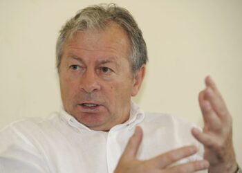 Predsednik Vučić izrazio saučešće povodom smrti Petkovića