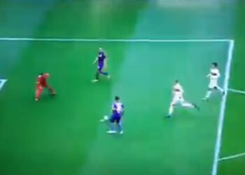 Promašaj sezone u Cvajti: Prazan gol bio je preveliki izazov za Grita (VIDEO)