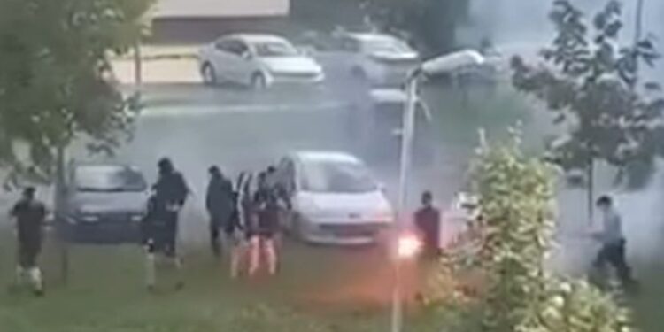 Huliganski rat u Vukovaru: Tukli se Bed Blu Bojsi, Delije i Grobari, hrvati pišu da su Srbi isprovocirali sukob (VIDEO)
