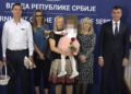 Usvajanje u režiji birokratije (1): Mala Lenka opet kod mame i tate!