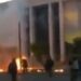Atina: Američka ambasada zasuta Molotovljevim koktelima (VIDEO)