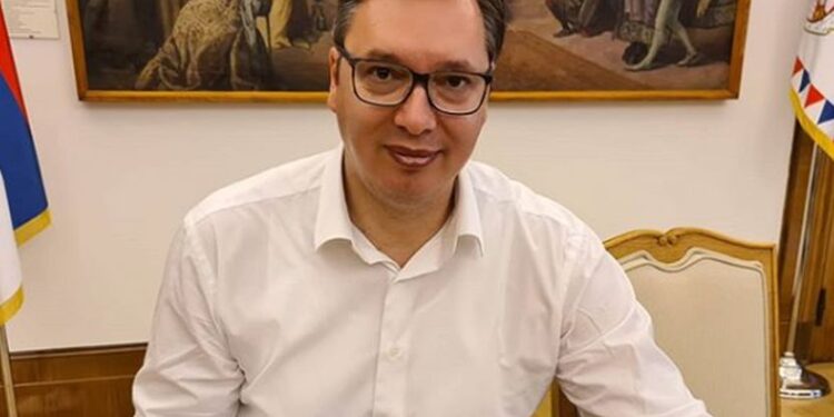 Vučić postao student po drugi put