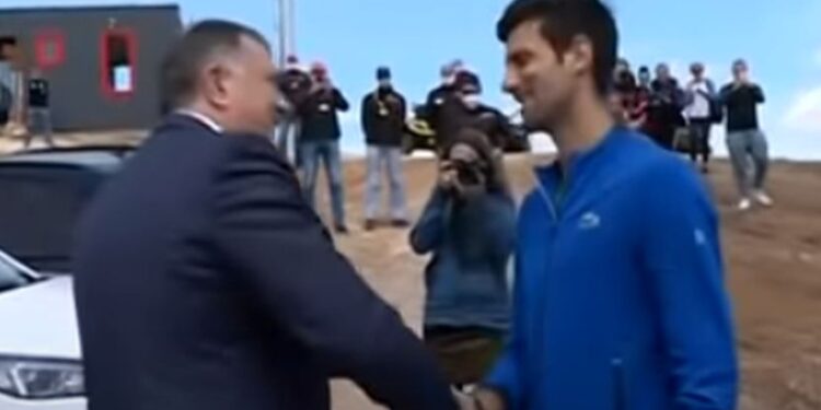 Srdačan pozdrav Novaka i Dodika na Jahorini: Đoković razgledao plac koji je dobio na poklon (FOTO/VIDEO)