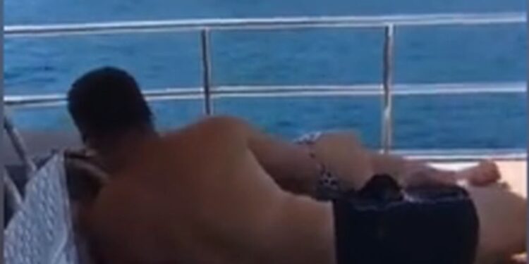 Luka Jović se mazi sa Sofijom na jahti: Za odmor sa verenicom napadač Reala iskeširao 35.000 evra (FOTO)