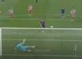 Barsa se oprašta od titule u Španija: Mesijev 700. gol nedovoljan za pobedu u derbiju sa Atletikom (VIDEO)