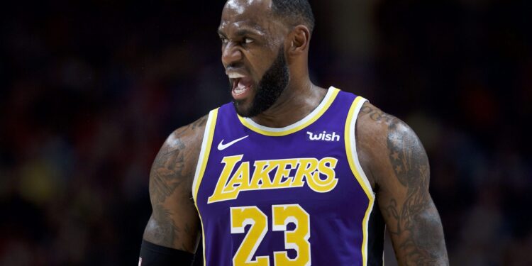 Nastavljena NBA liga: Lebron Džejms doneo pobedu Lejkersima (VIDEO)