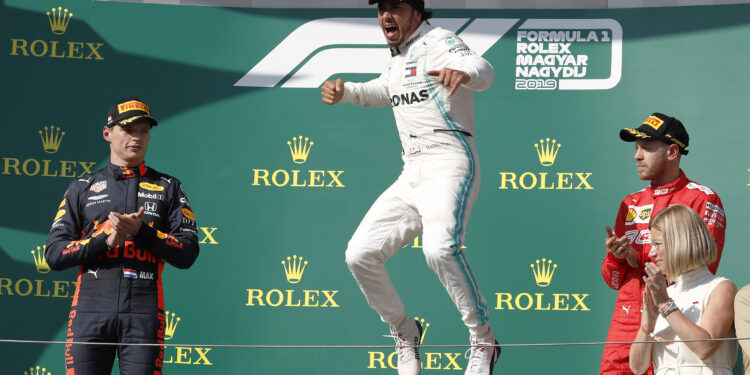 Hamilton najbrži na prvom treningu u Austriji