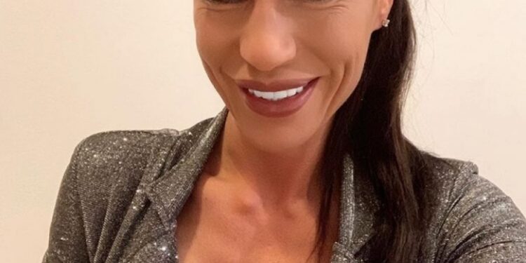 Skinula se: Ljuba Pantović gola u peni (FOTO)