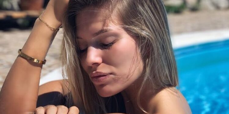 Skinula se Jovićeva bivša (FOTO)