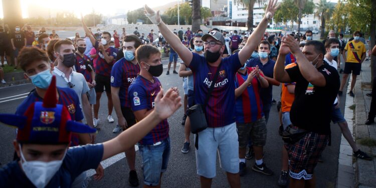 Haos u Barseloni: Navijači upali na stadion