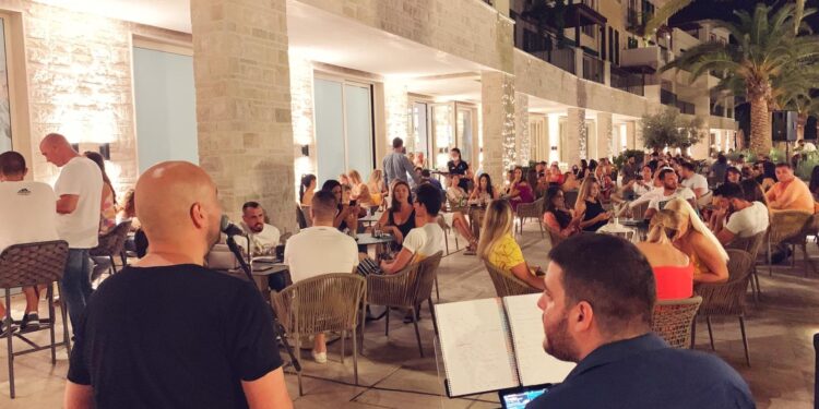 Pesmom proslavili otvaranje granica: Publika iz regiona pohrlila na koncert Bojana Marovića