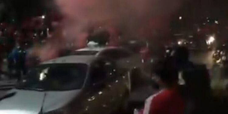 Sad ili nikad za Mesija: Argentinci ga zovu, napravili totalni haos na ulicama Rosarija (VIDEO)