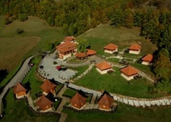 Srbin iz Amerike za 45 miliona dinara kupio celo etno selo u Koštunićima