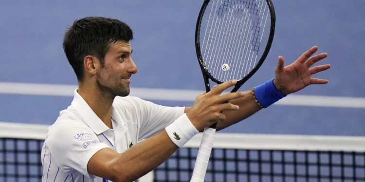 “Frka batice, frka!”: Novak u ključnom momentu finala oduševio i nasmejao navijače (VIDEO)