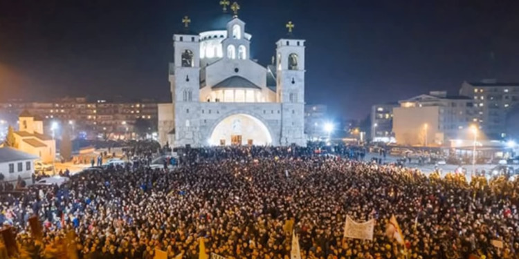 “Ko hoće časno, nikad nije kasno”! Aktivista DPS-a vratio člansku kartu, pa poručio: “Ne damo svetinje”
