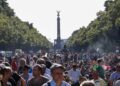 Protest protiv maski u Berlinu: U sukobima na ulicama povređeno 18 policajaca (VIDEO)
