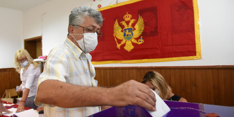 CG: Došao iz inostranstva na glasanje i priznao da mu je nuđeno 200 evra