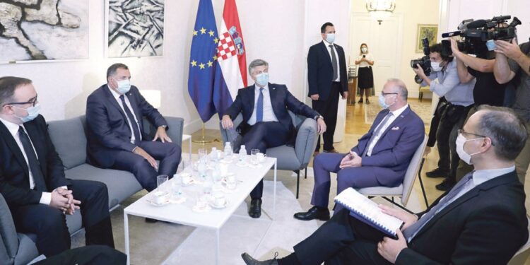Srbi i Hrvati idu iz BiH