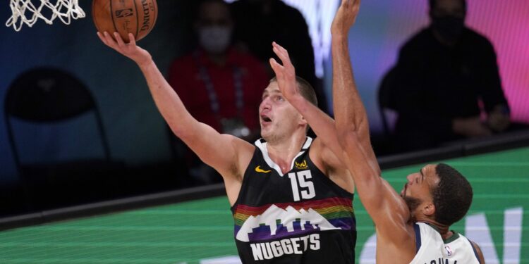 Jokić dao koš za pobedu Nagetsa i posle velikog preokreta odveo Denver u polufinale Zapada (FOTO/VIDEO)
