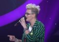 Tijana Dapčević sa tatom pravi ajvar, ne zna se ko od njih dvoje ima jaču majicu (VIDEO)