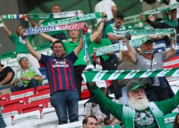 Kakav početak fudbalske sezone: Pred primenu novih mera 10.000 navijača na stadionu u Austriji
