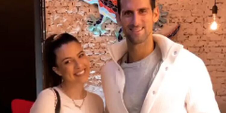 Novak posle finala RG stigao u Sarajevo: Seo u kafić na Baščaršiji i oduševio raju u Bosni (FOTO)
