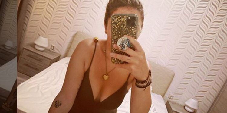 Ćerka legendarnog fudbalera se skinula gola: Otac prvak Evrope, ona kraljica Instagrama (FOTO)
