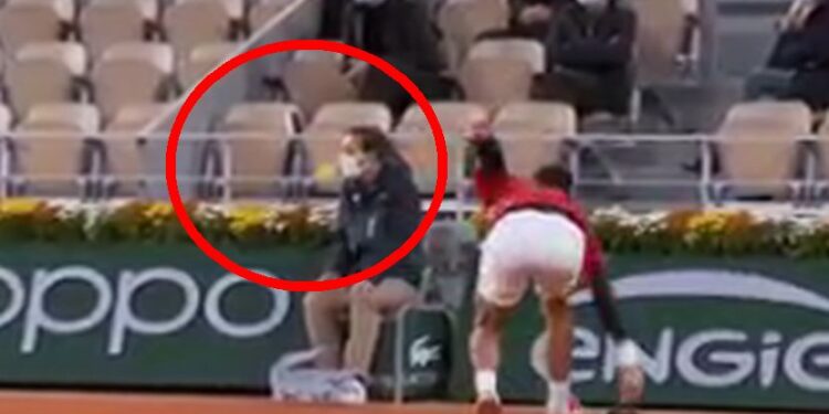 Ovako je Novak pogodio linijskog sudiju u glavu i “zaledio” sve na Rolan Garosu! (VIDEO)