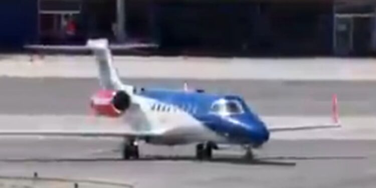Ronaldo u “letećem karatinu” stigao u Torino: Iznajmio avion hitne pomoći da bi igrao protiv Mesija (VIDEO)