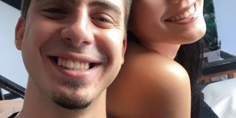 Posle ovoga će ga ostaviti: Filip Reljić u zanosu objavio golišavu fotografiju svoje devojke! (FOTO)