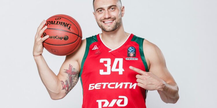 Paunić u 33. godini potpisao ugovor karijere: Zbog ovoga sam trenirao i nisam hteo da se predam!