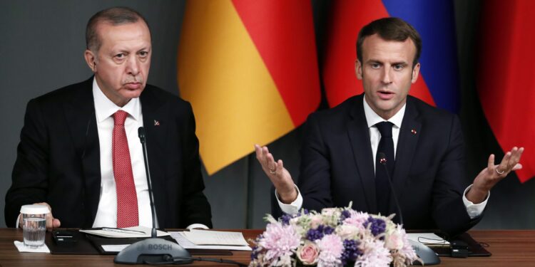 Erdogan napao Makrona
