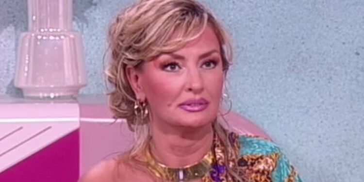 Otvorila dušu: Sneki srećna sa muškarcem koji nije iz javnog sveta!