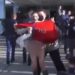 Skandal na izborima u Kijevu: Žena podigla suknju pred predsednikom (VIDEO)