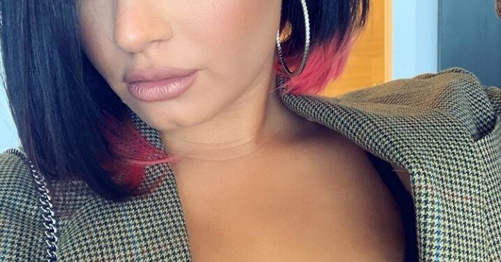 Demi Lovato ne smeta višak kilograma: Ceo život sam mrzela svoje grudi, konačno su porasle od hrane (FOTO)