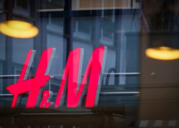 Nemački H&M kažnjen sa 35 miliona evra zbog praćenja radnika