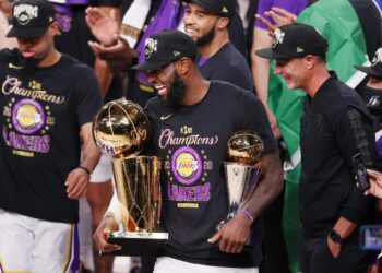 Lebron se častio za titulu, stiže novi mercedes (VIDEO)