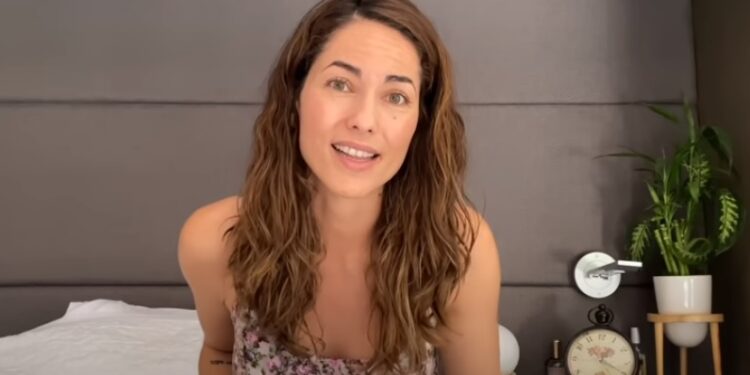 Ma kakva Ceca: Ona je najseksi baka na svetu (FOTO)