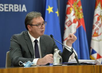 Vučić dobio majicu Škotske pred meč Srbije: Evo i kako je uzvratio na ovaj poklon