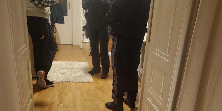 Progone me jer sam Noćni vuk