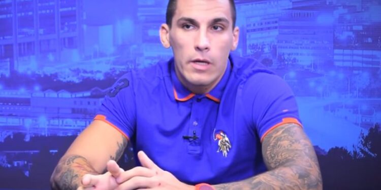 “Ku**ite se patriotizmom, a ne znate ni reči himne! Da se zarati, sakrili biste se u šupe